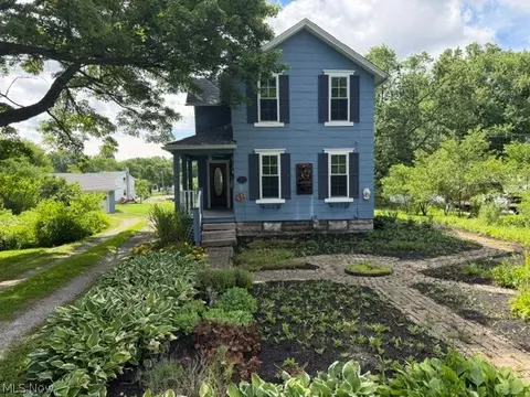 413 W Main St, South Amherst, OH 44001