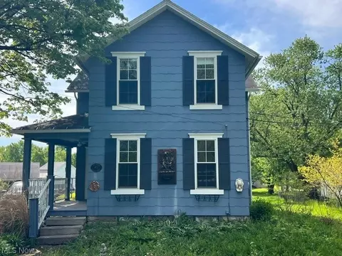 413 W Main St, South Amherst, OH 44001