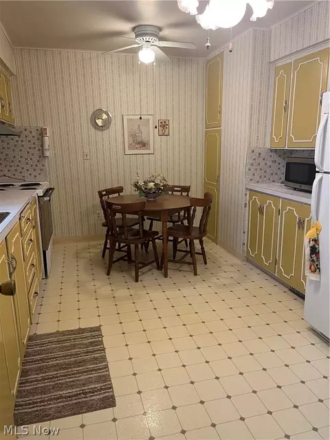 Kitchen - 708 Allen Ave, Ashtabula, OH 44004 photo 2 of 2
