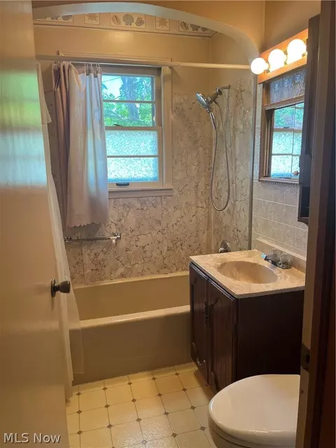 Bath - 708 Allen Ave, Ashtabula, OH 44004 photo 1 of 1