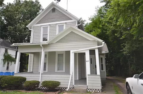 900 Sherman St, Akron, OH 44311