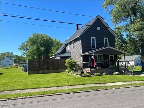 1124 E 17th St, Ashtabula, OH 44004