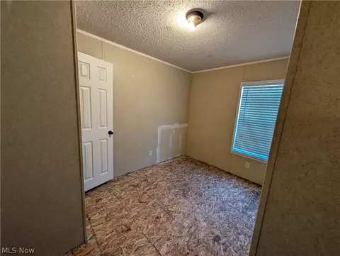 205 Larkstone Pl, Elyria, OH 44035 photo 7
