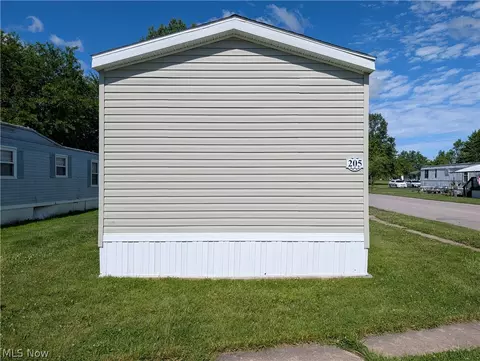 205 Larkstone Pl, Elyria, OH 44035