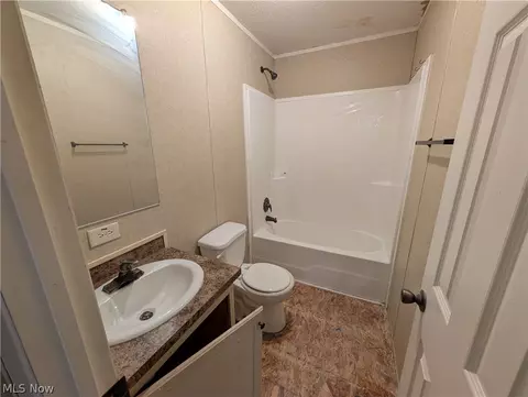 205 Larkstone Pl, Elyria, OH 44035 photo 8