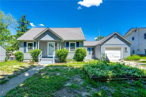295 E Boxwood Ave, Akron, OH 44301