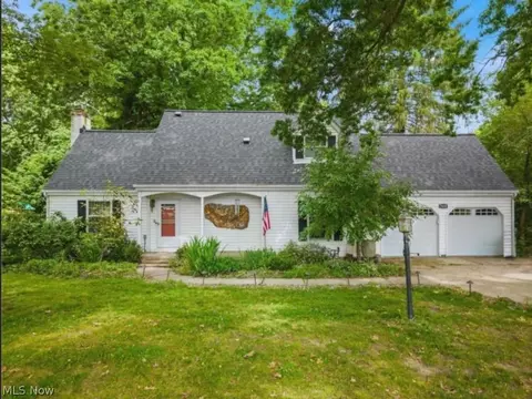 7439 State Route 43, Kent, OH 44240