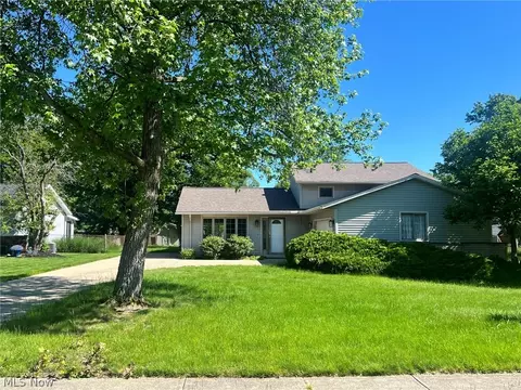 16244 Delmont Ave, Strongsville, OH 44136