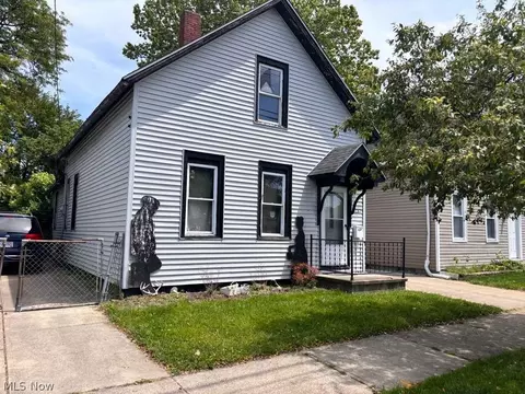 3237 W 30th St, Cleveland, OH 44109