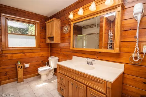 Bath - 205 Stratton Ln, Flushing, OH 43977 photo 1 of 5
