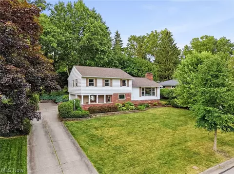 3031 Silverview Dr, Silver Lake, OH 44224