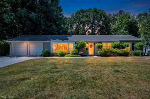 23111 Lincolnshire Dr, Bay Village, OH 44140