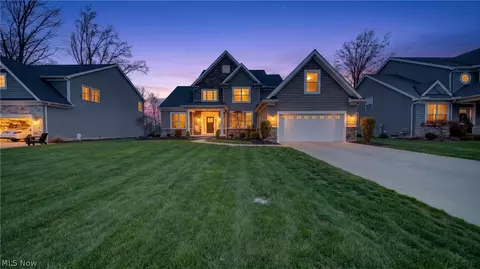 32646 Albion Dr, Avon Lake, OH 44012