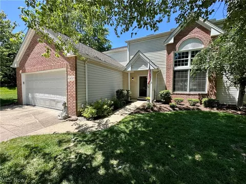 16492 Sunwood Oval, Strongsville, OH 44136