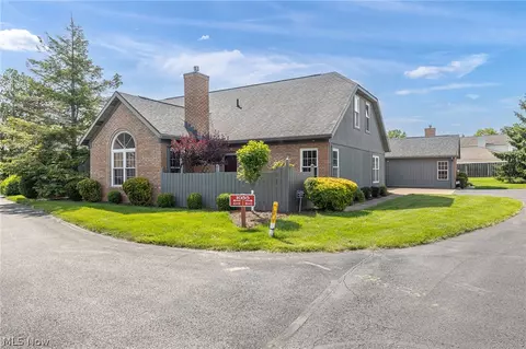 1055 N Jefferson St #B, Medina, OH 44256