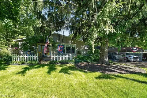 33062 Chestnut Ridge Rd, North Ridgeville, OH 44039