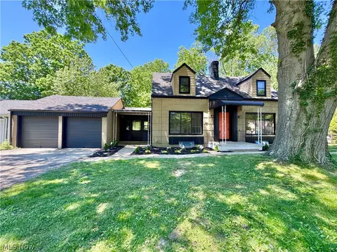 3642 Cascade Dr, Youngstown, OH 44511