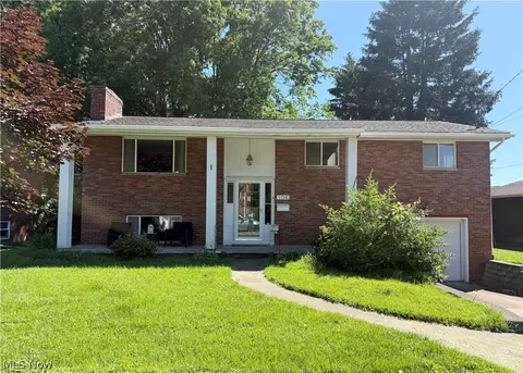 106 36th St, Vienna, WV 26105