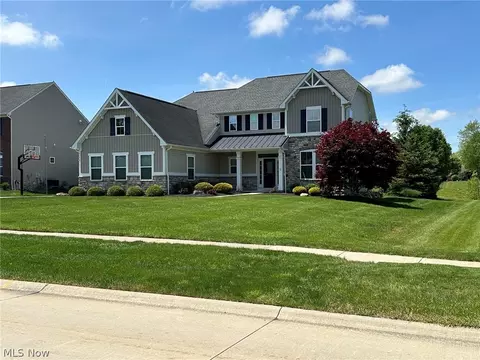 2556 Palmer Ln, Avon, OH 44011