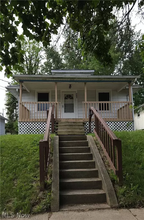 578 Plum Ave, Akron, OH 44305