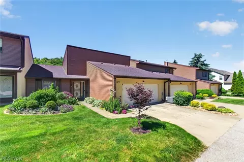 139 Mulberry Ln, Munroe Falls, OH 44262