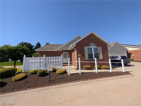 202 Greenbriar Ln, Dalton, OH 44618