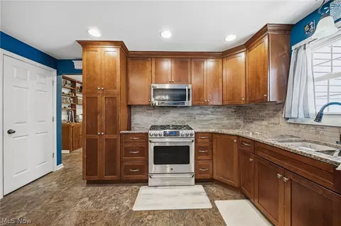 Kitchen - 2103 David Ave, Parma, OH 44134 photo 3 of 4