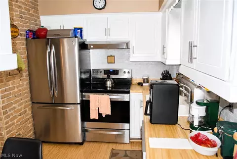 Kitchen - 6484 State Rd #D8, Parma, OH 44134 photo 2 of 4