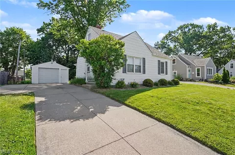 1711 Thornapple Ave, Akron, OH 44301