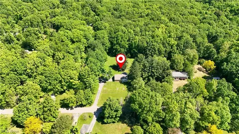 9621 Wolfe Rd, Windham, OH 44288 photo 2