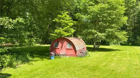 Exterior - 9621 Wolfe Rd, Windham, OH 44288 photo 6 of 10
