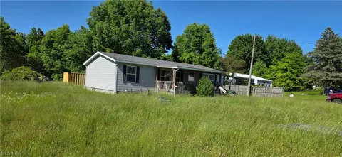 2445 Mahan Denman Rd, Cortland, OH 44410
