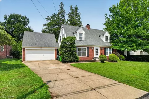 683 E Ford Ave, Barberton, OH 44203