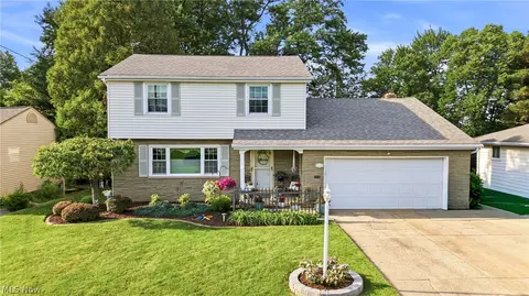 934 Larkridge Ave, Youngstown, OH 44512