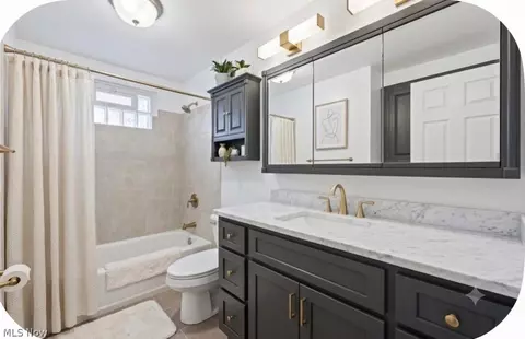 Bath - 934 Larkridge Ave, Boardman, OH 44512 photo 3 of 3
