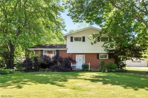 4005 Selnik Rd, Kent, OH 44240