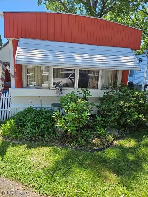 1243 Los Angeles Blvd NW, North Canton, OH 44720