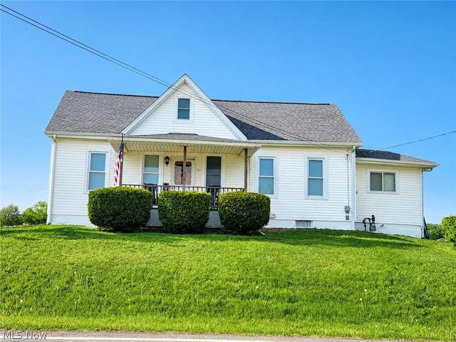 8942 Edison St NE, Louisville, OH 44641
