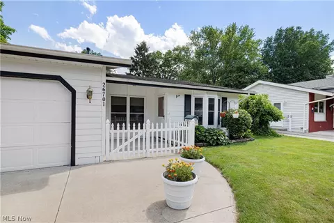 26701 Redwood Dr, Olmsted Falls, OH 44138
