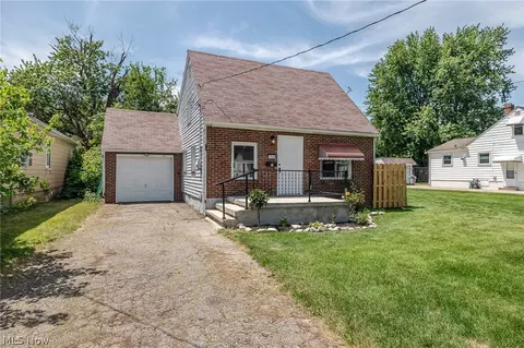1926 Nichols Ave, Lorain, OH 44053