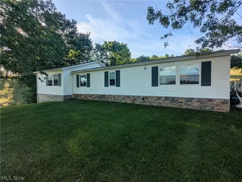 18395 Leatherwood Rd, Salesville, OH 43778