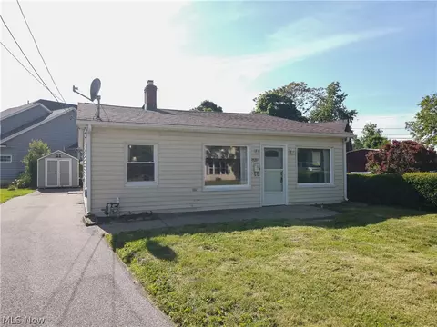 820 Peach Blvd, Willoughby, OH 44094
