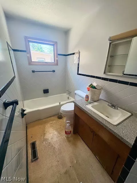 Bath - 451 9th St, Elyria, OH 44035 photo 1 of 1