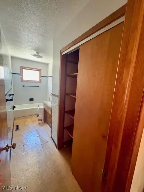 Entry Way - 451 9th St, Elyria, OH 44035 photo 1 of 7