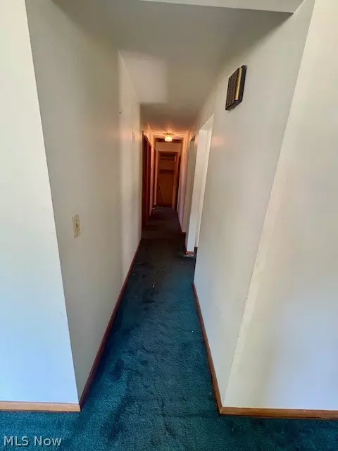 Entry Way - 451 9th St, Elyria, OH 44035 photo 4 of 7