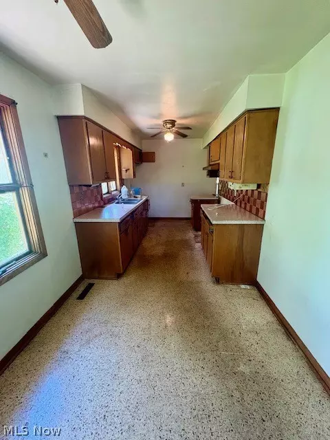 Entry Way - 451 9th St, Elyria, OH 44035 photo 3 of 7