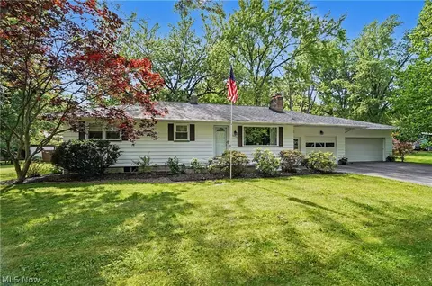 5035 New Rd, Youngstown, OH 44515