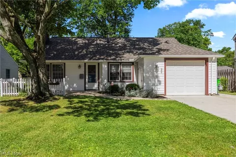 266 Franklin Dr, Berea, OH 44017
