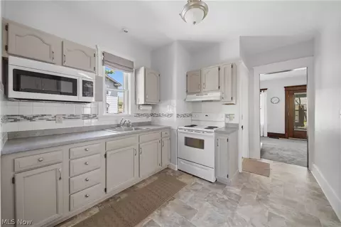2613 Crown Pl NW, Canton, OH 44708 photo 9