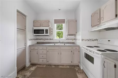 2613 Crown Pl NW, Canton, OH 44708 photo 10